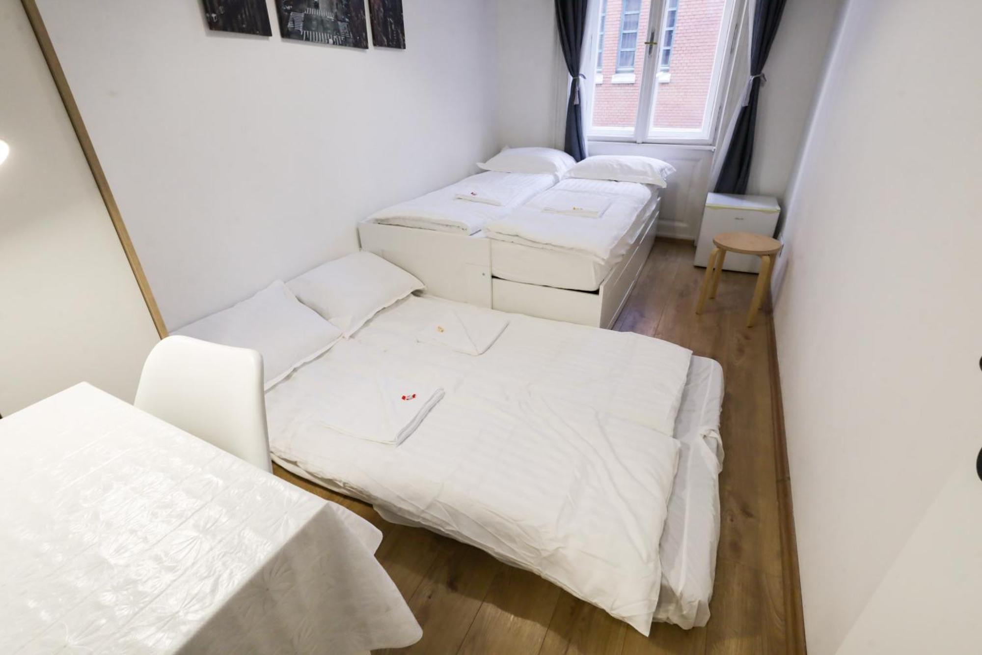 Pest-Port Apartment 4 Rooms For 16 Person Budapest Esterno foto