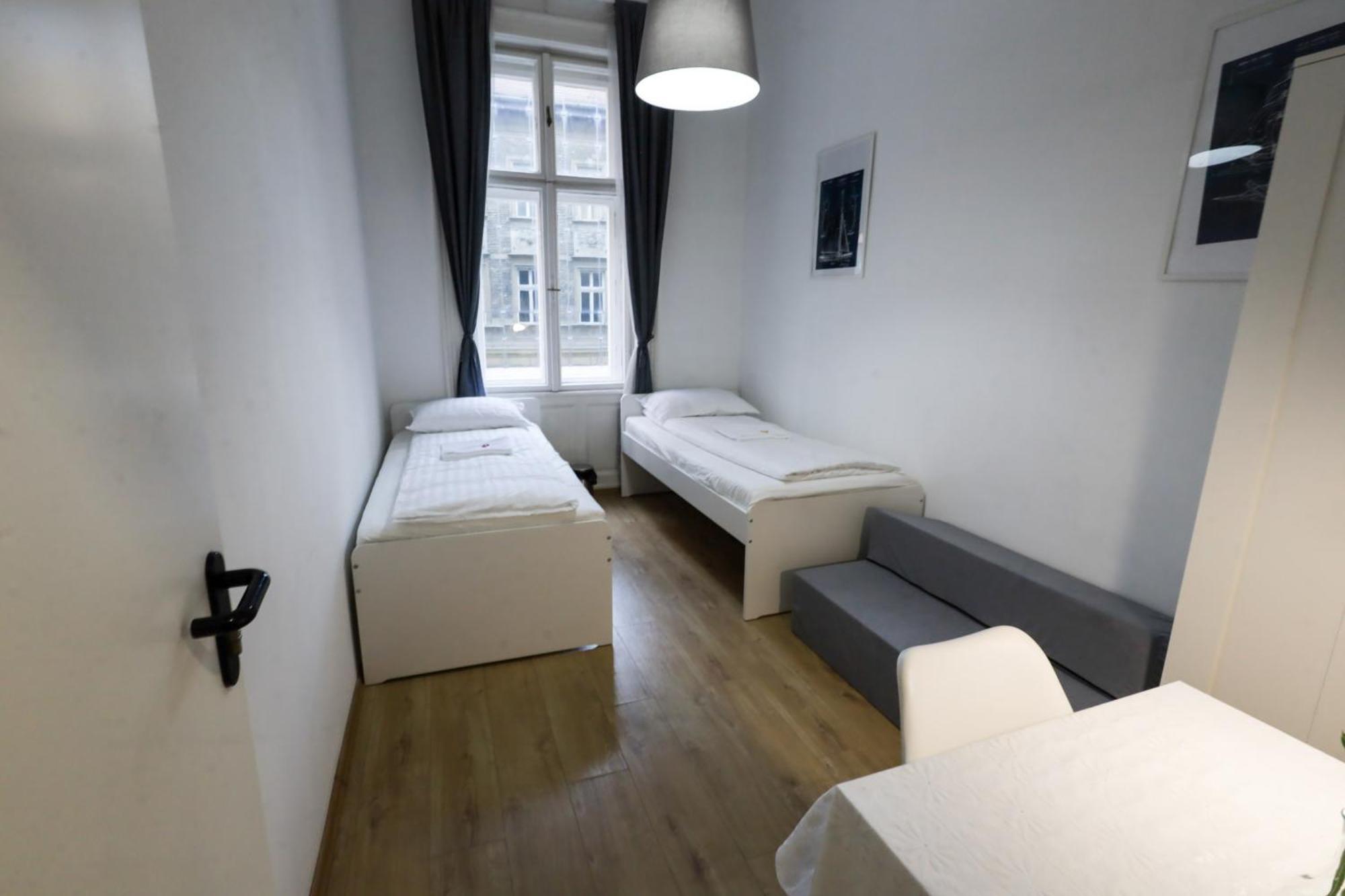 Pest-Port Apartment 4 Rooms For 16 Person Budapest Esterno foto