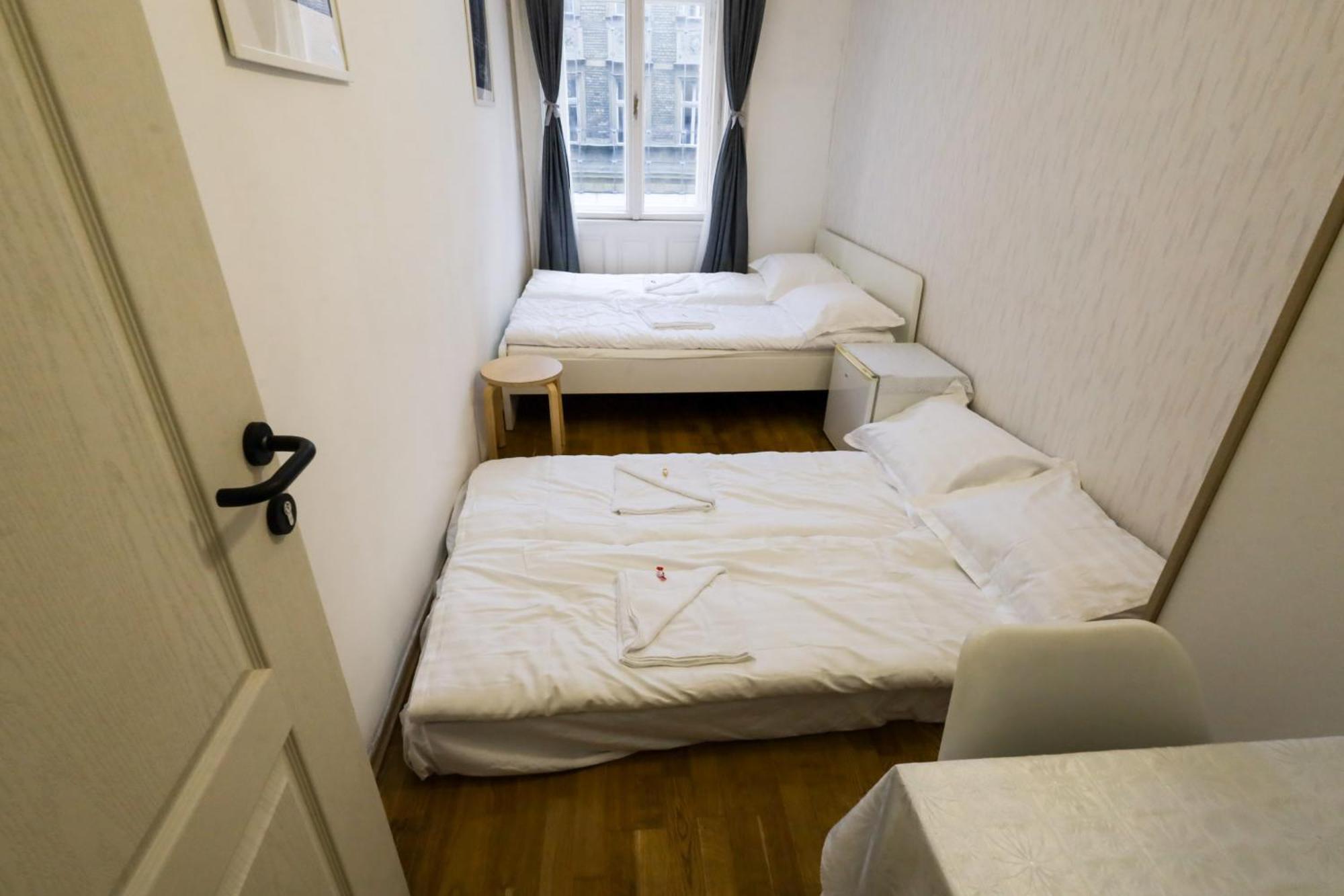 Pest-Port Apartment 4 Rooms For 16 Person Budapest Esterno foto